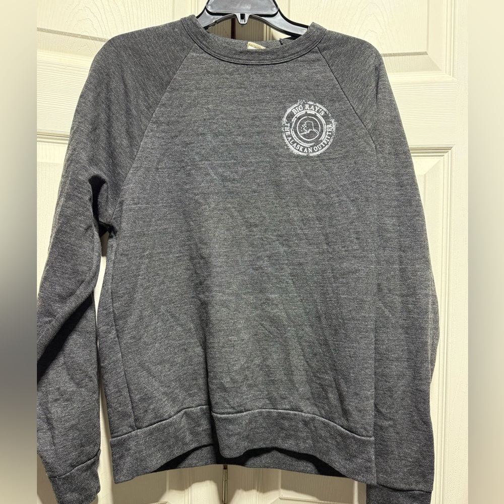 Big Ray's Alaskan outfitters Blue 84 Charcoal gray Crewneck Sweatshirt medium